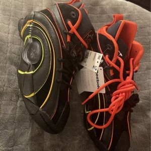 NEW RARE Size 8.5  - Reebok Shaqnosis x Hot Ones Scoville Levels 2020